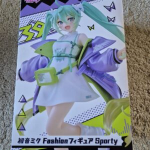 Vocaloid Hatsune Miku Sporty Fashion Ver. Taito Figure