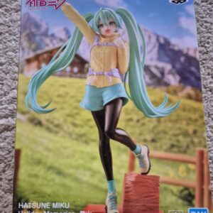 Hatsune Miku Holiday Memories Mountain Climbing figure Banpresto